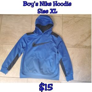Boy's Nike Hoodie(XL)